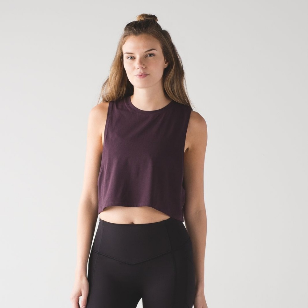 LULULEMON MAROON CROP MUSCLE TEE